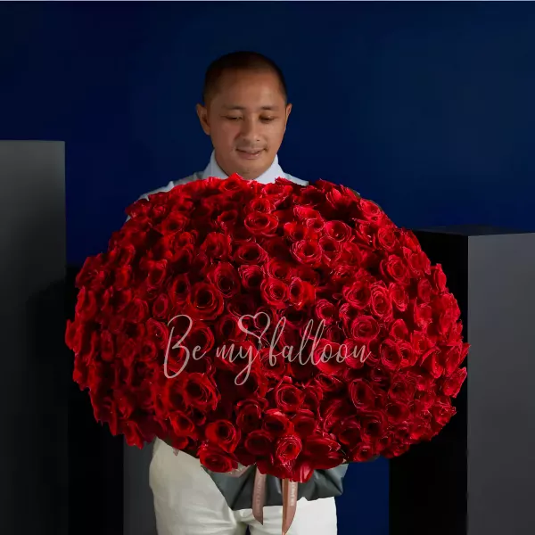 Букет из 300 красных роз