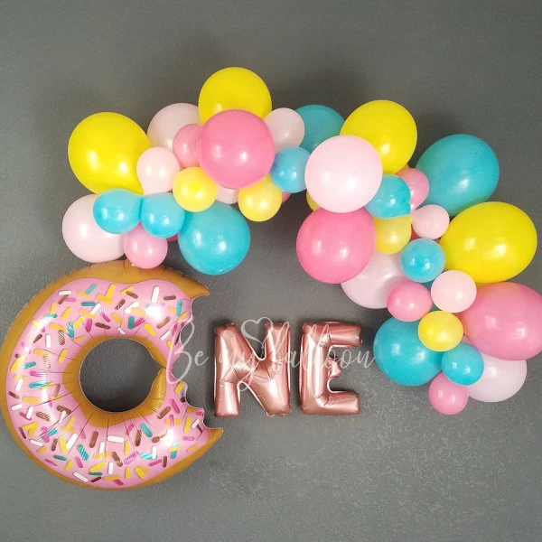 Donut balloon garland composition