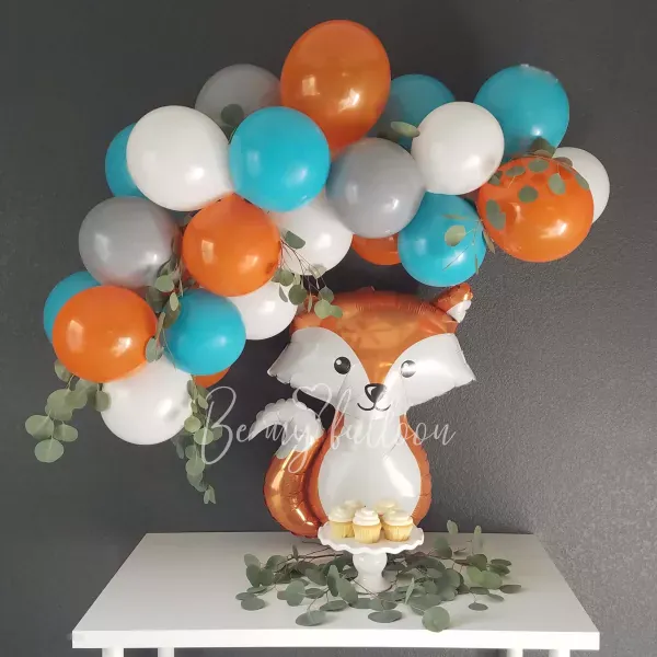 Fox balloon garland composition